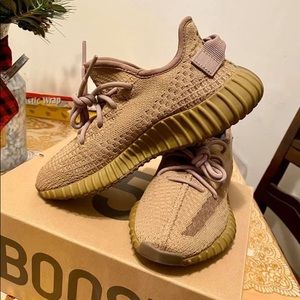 ❌SOLD-OUT❌!Yeezy shoes size5 men good as new
